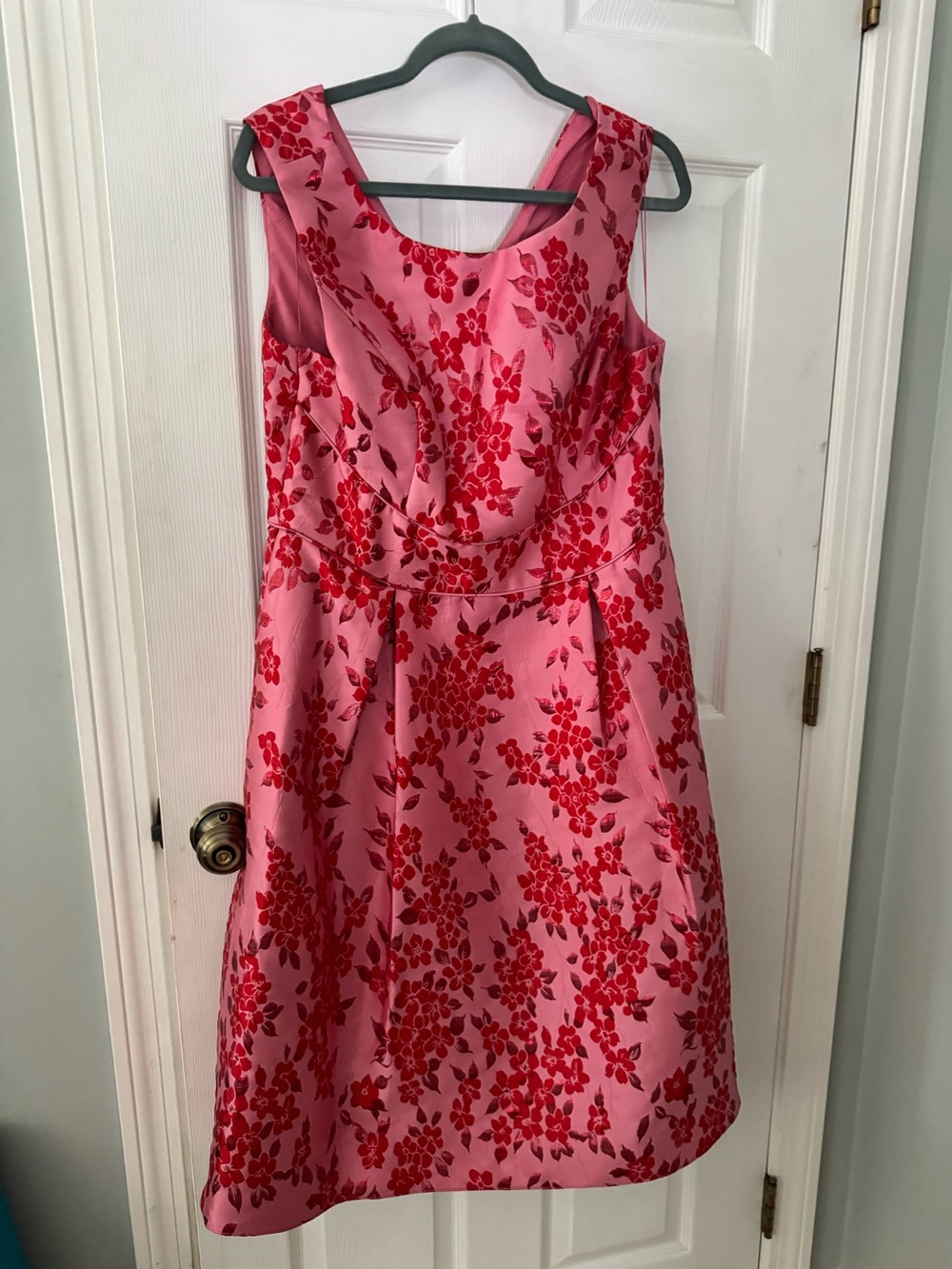 Boat Neck Sleeveless Jacquard Pleated Midi Dress